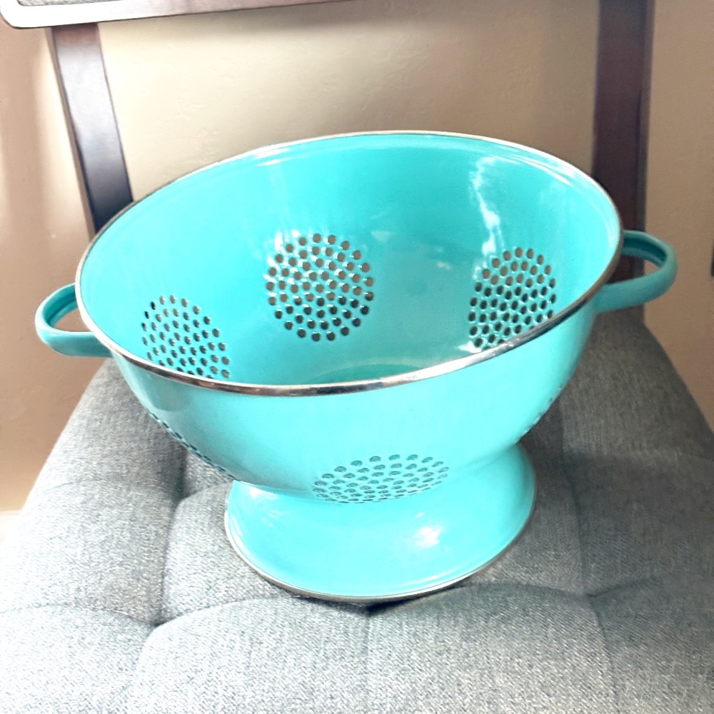 Metal large pedestal colander; turquoise enamel